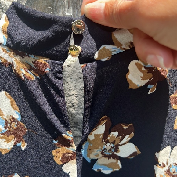 NWOT Tommy Hilfiger Floral Top - Picture 5 of 7